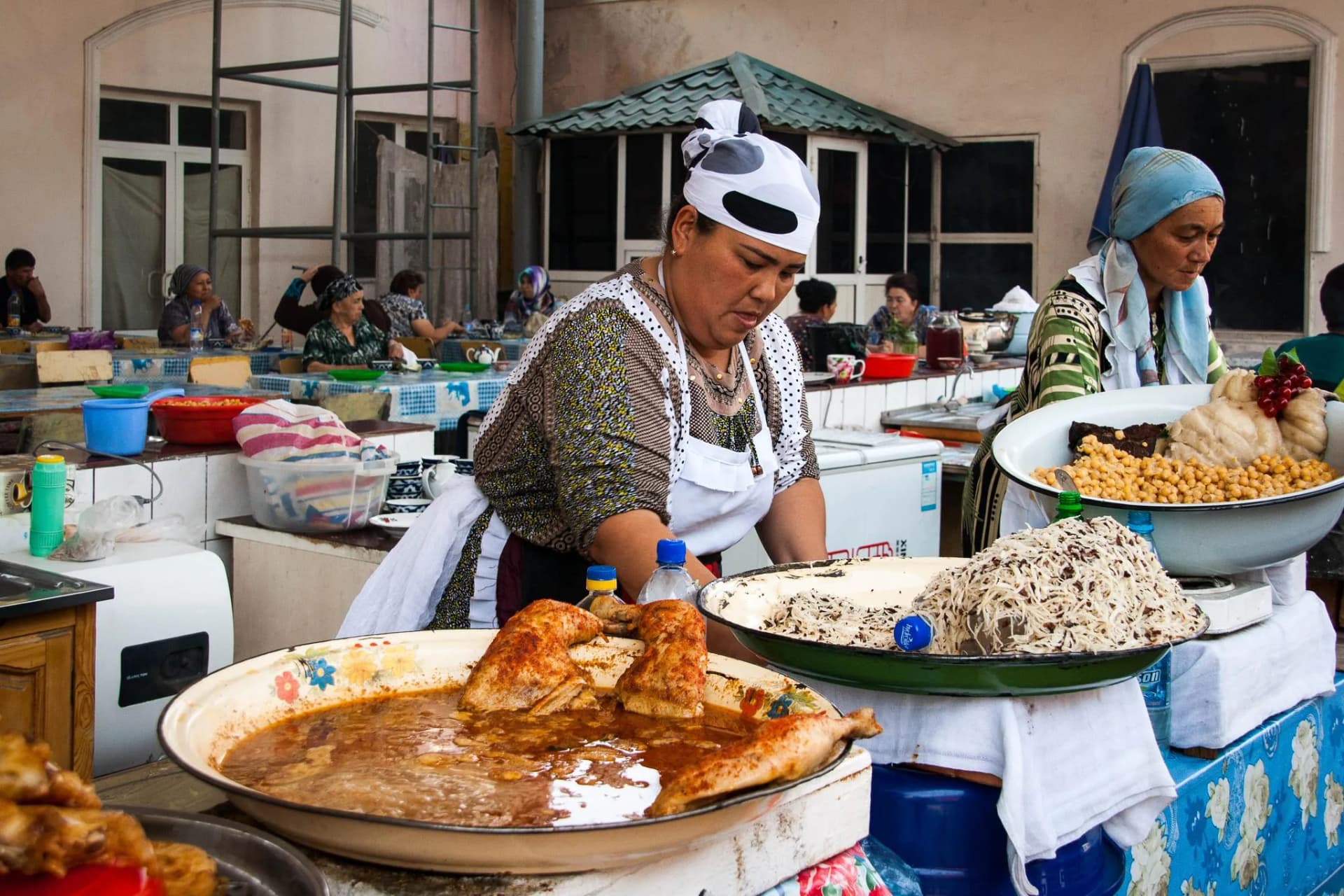 Uzbekistan Street Food: 10 Must-Try Dishes in 2026