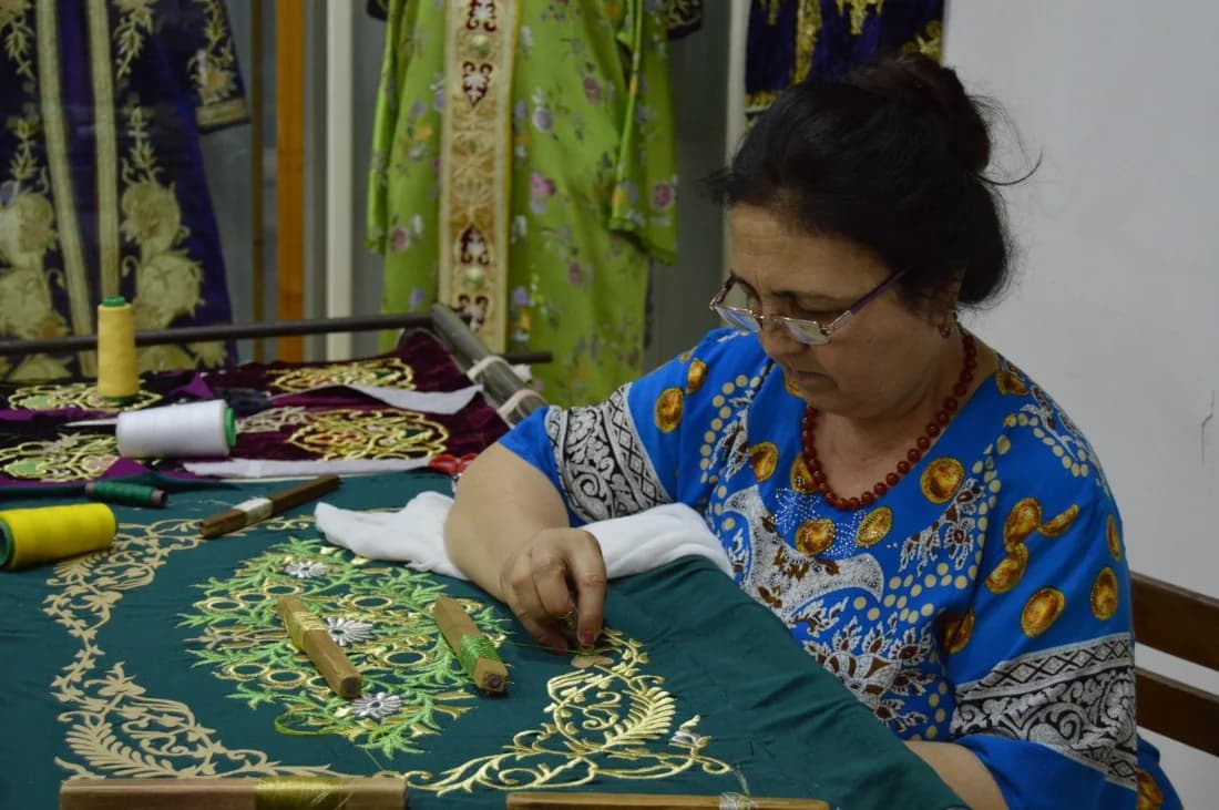 Bukhara: Gold Zardozlik Embroidery Workshop and Exploration - Image 5