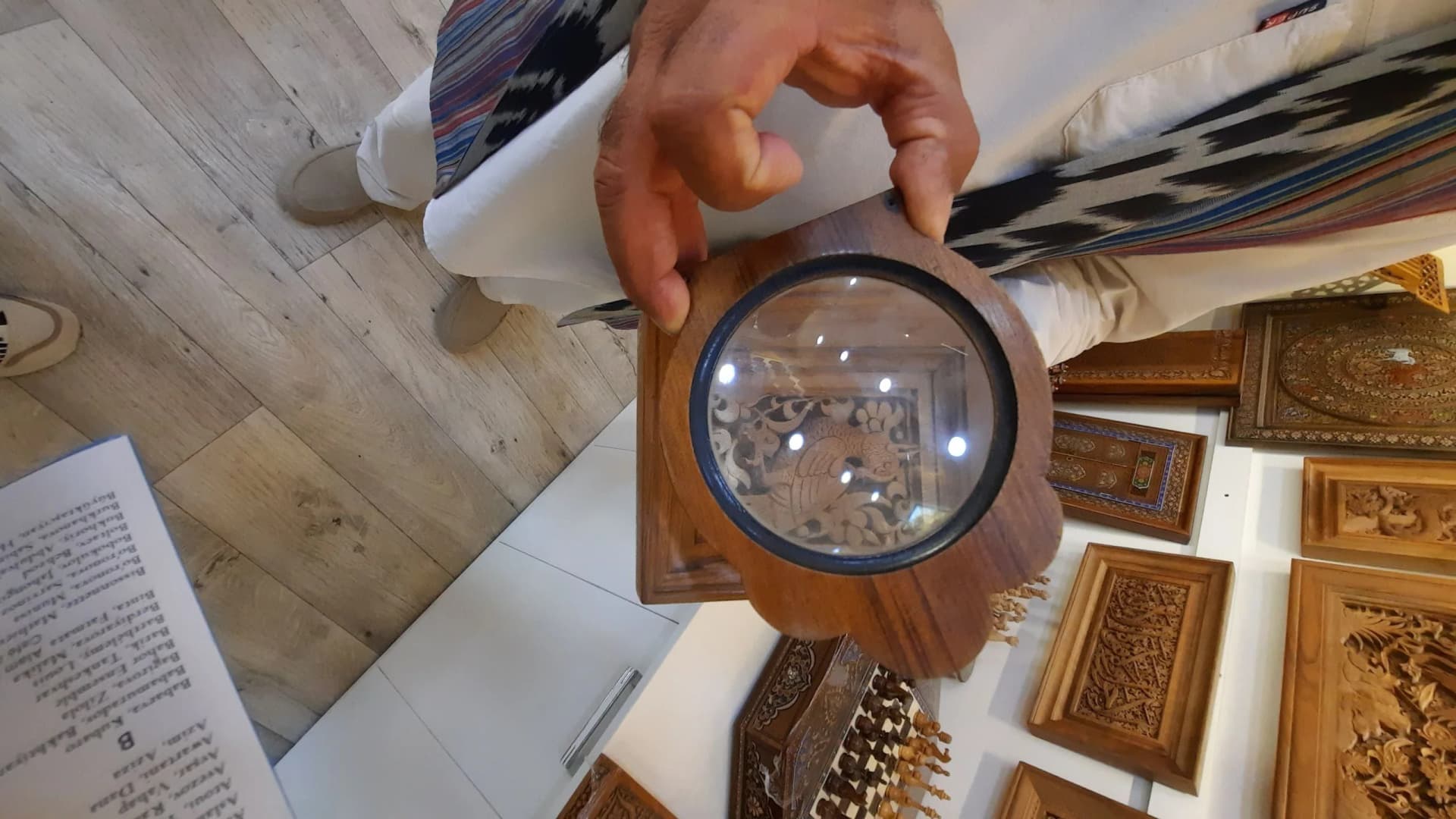 布哈拉:与世代相传大师共同学习木雕大师班 - Image 5