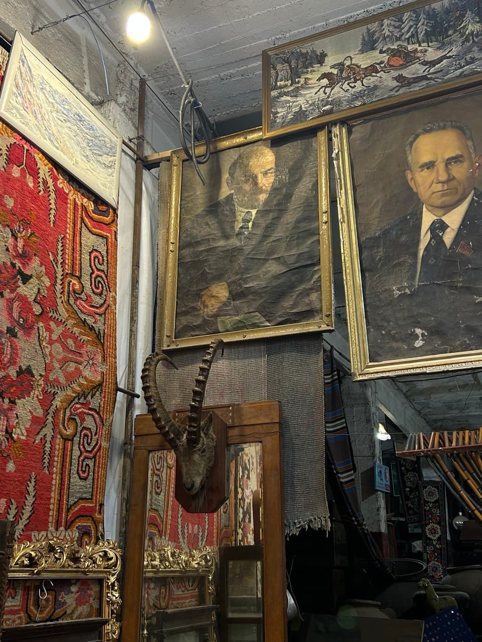 Tashkent: Yangiabad Bazaar Soviet Vintage Relics Hunt - Image 3