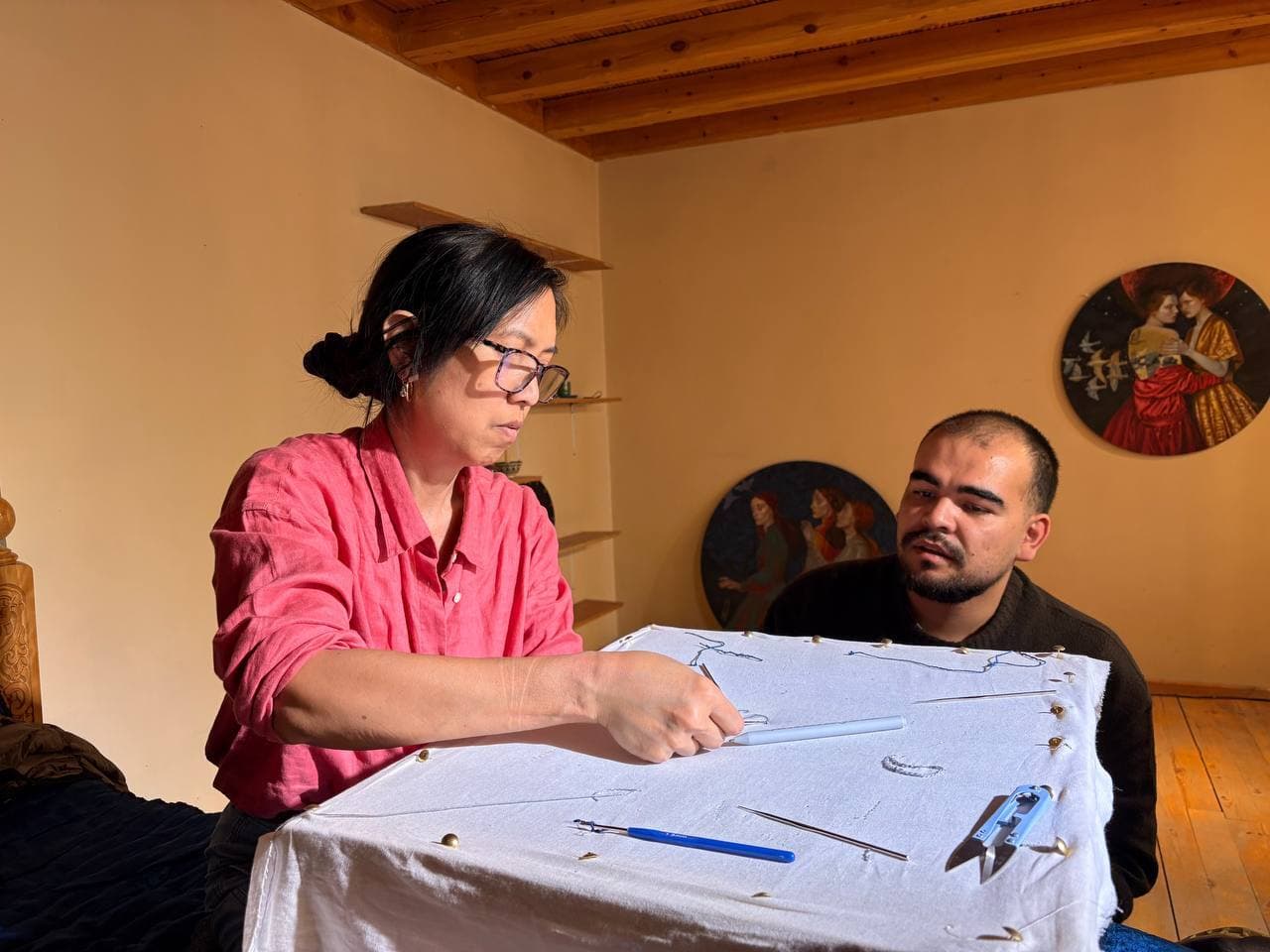 Legendy i Rzemiosło: Warsztaty Wyszywania Suzani i Kulturalna Podróż - Image 5