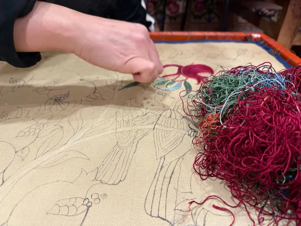 Samarkand: Traditional Suzani Embroidery Workshop Experience - Artisan Workshop in Samarkand